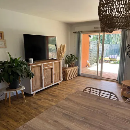 Cocon Landais Avec Jaccuzi Holiday home Tosse