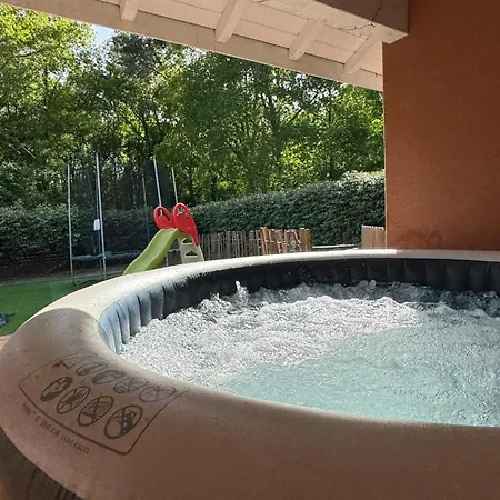 Holiday home Cocon Landais Avec Jaccuzi